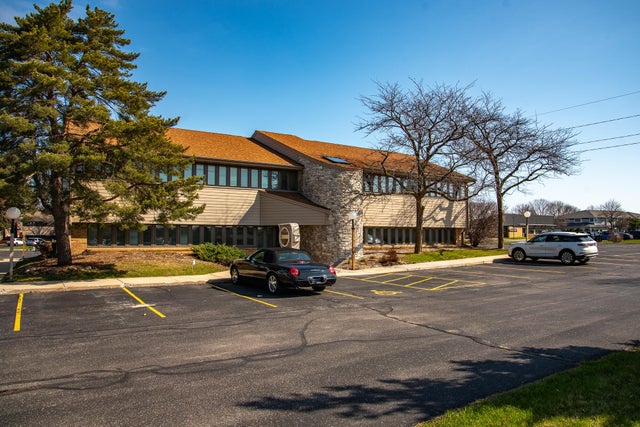 1055 Prairie East Upper, Mount Pleasant