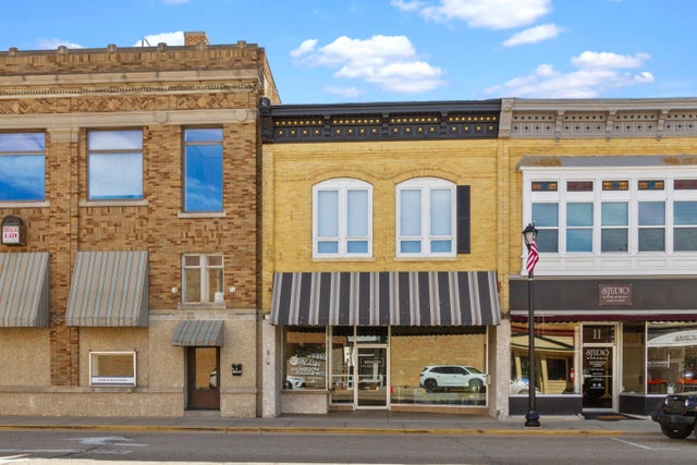 9 S Wisconsin, Elkhorn