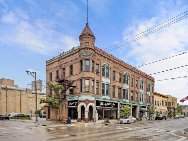 921 S 8th 931, Manitowoc
