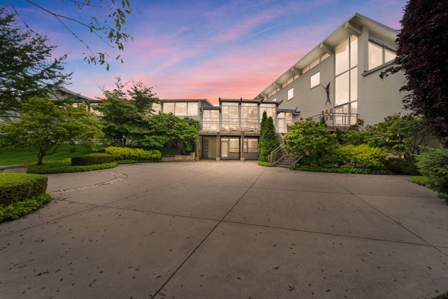 8223 N Port Washington, Fox Point