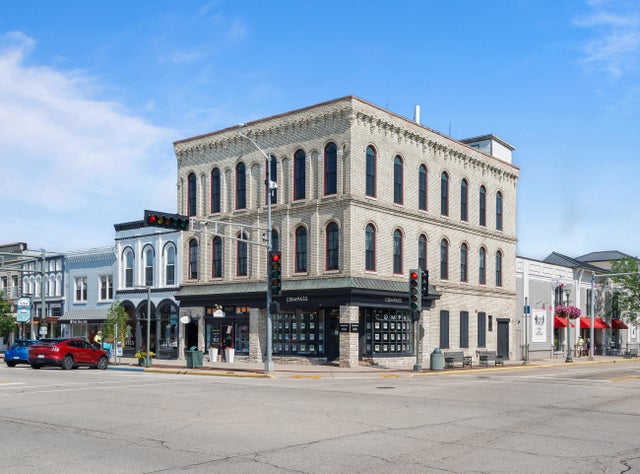 703 W Main 707, Lake Geneva