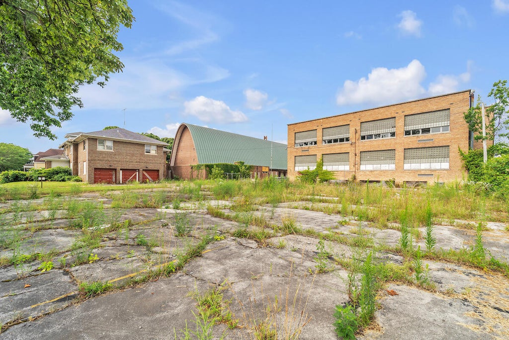 1735 Center St, Racine