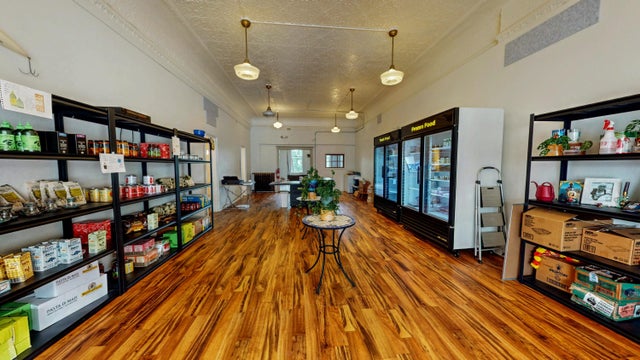 127 S Main 129, Jefferson