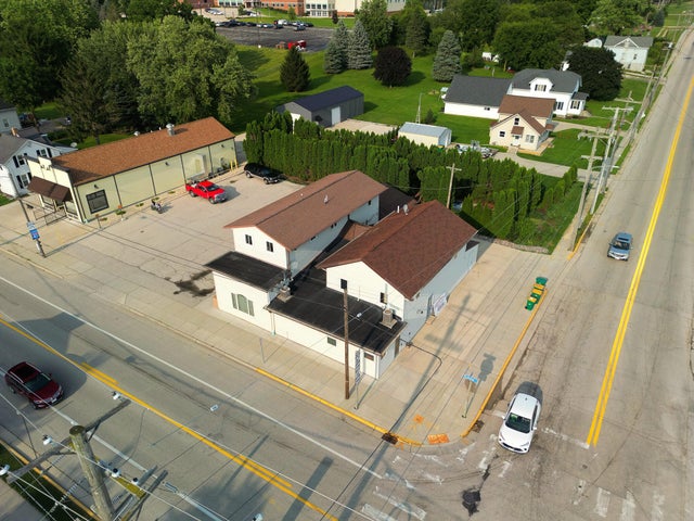 504 Milwaukee, Lomira