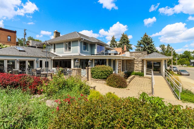 2 W Geneva, Williams Bay