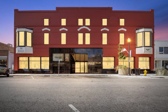 120 N Main, West Bend