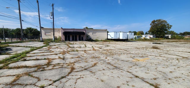 548 W College, Milwaukee