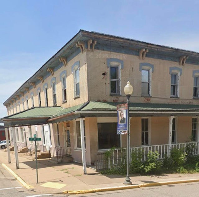 105 W 7th, Neillsville