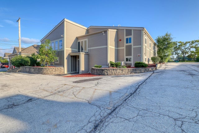 2741 W Layton, Greenfield