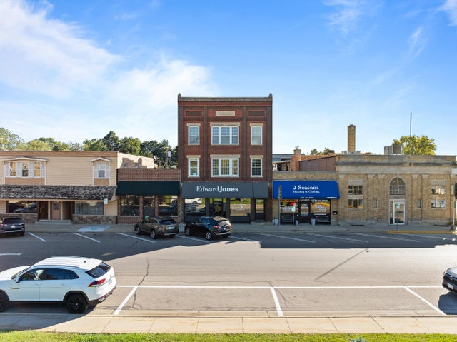 106 N Main, Walworth