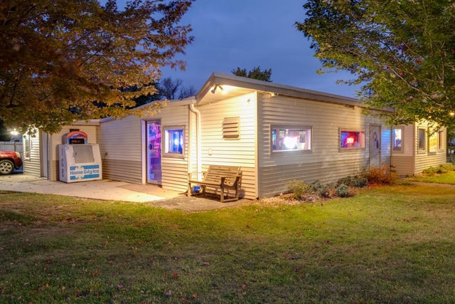 617 E Milwaukee, Whitewater