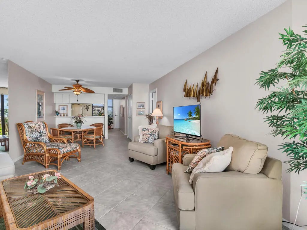 Unit 304 320 Seaview Court Marco Island Property Listing 2240525
