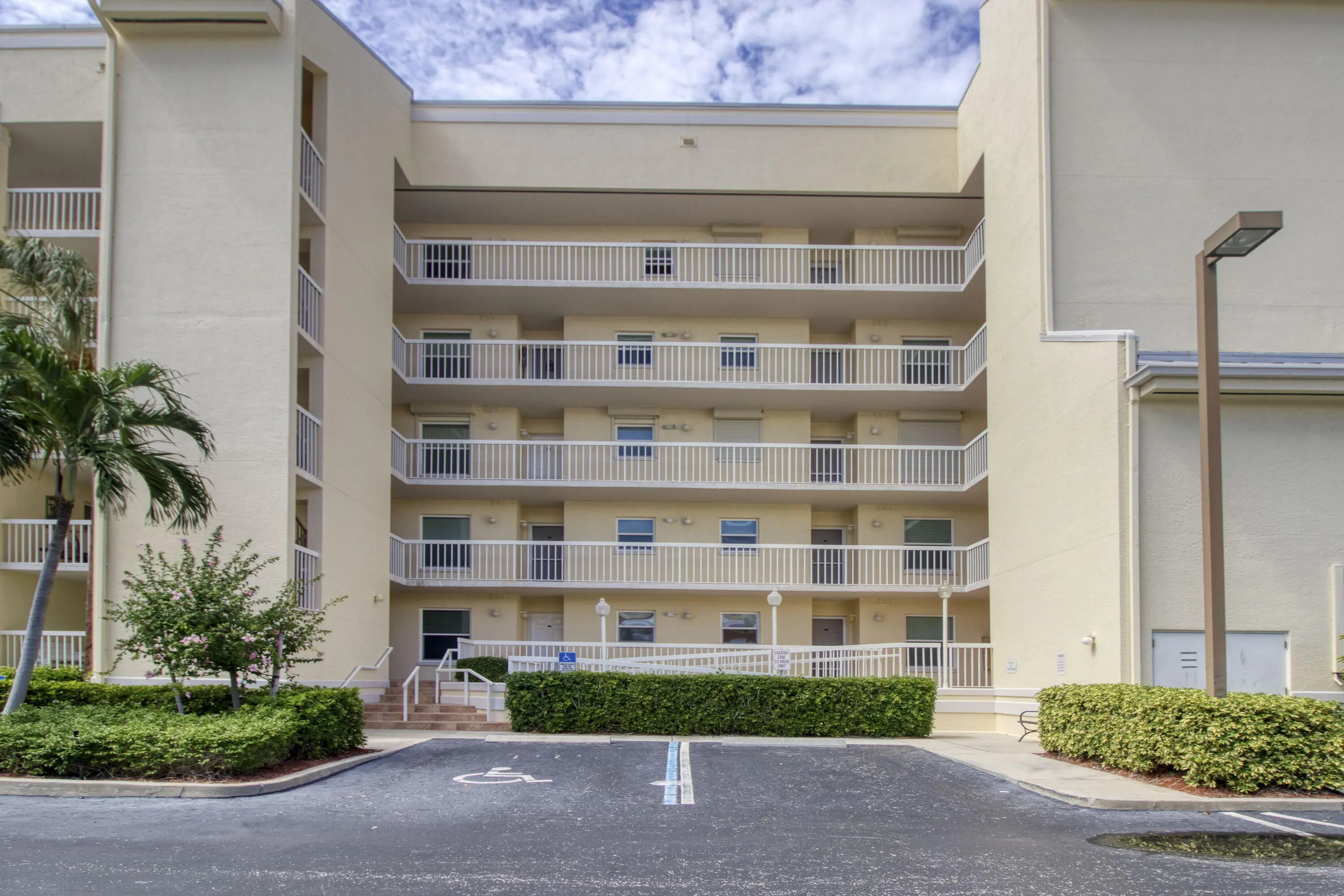 Photo of Listing #2250244