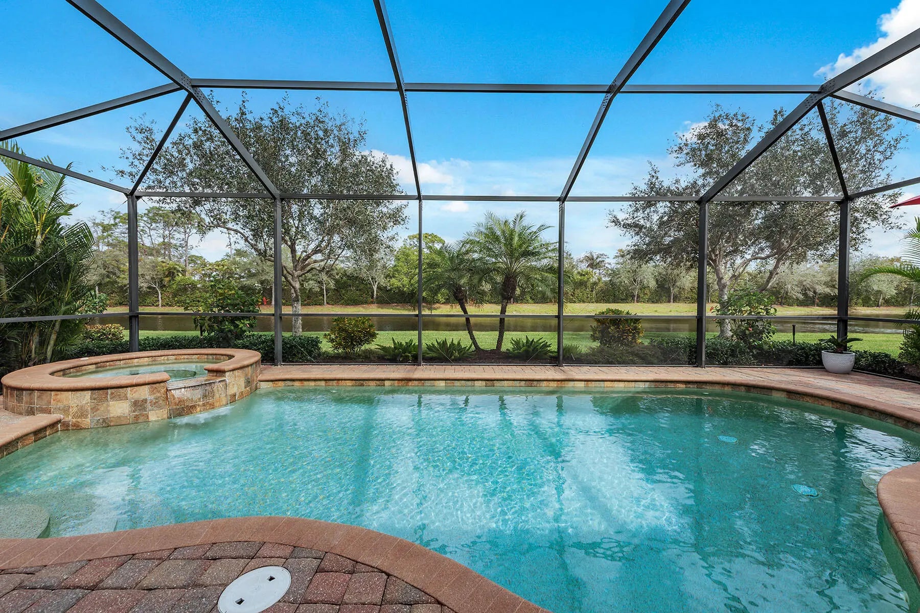 Photo of Listing #2250692