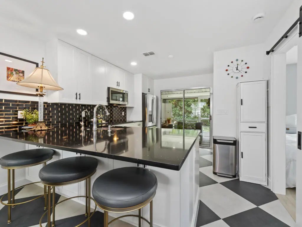 Photo of Listing #2251070