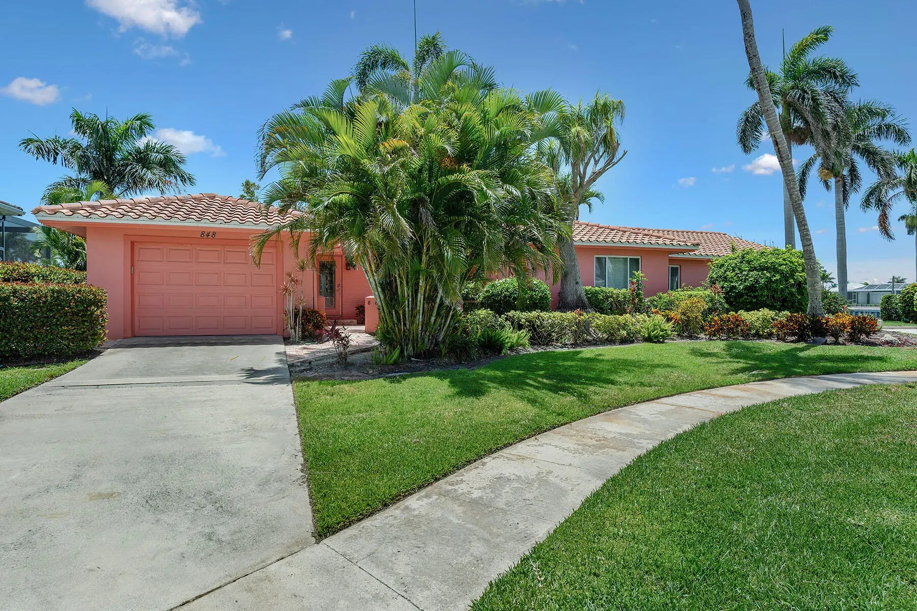 Photo of Listing #2251379