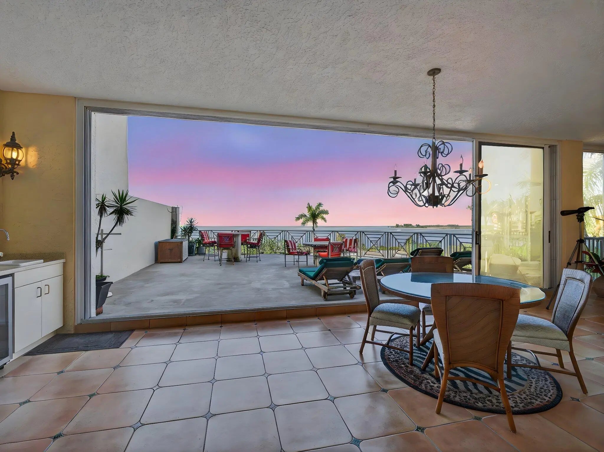 Photo of Listing #2252098