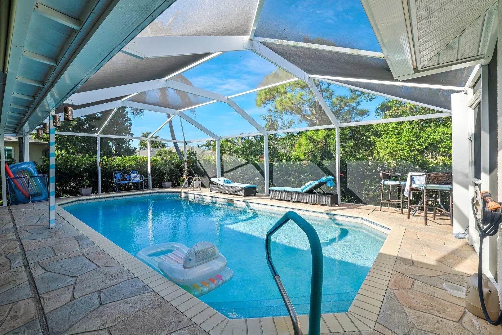 Photo of Listing #2252171