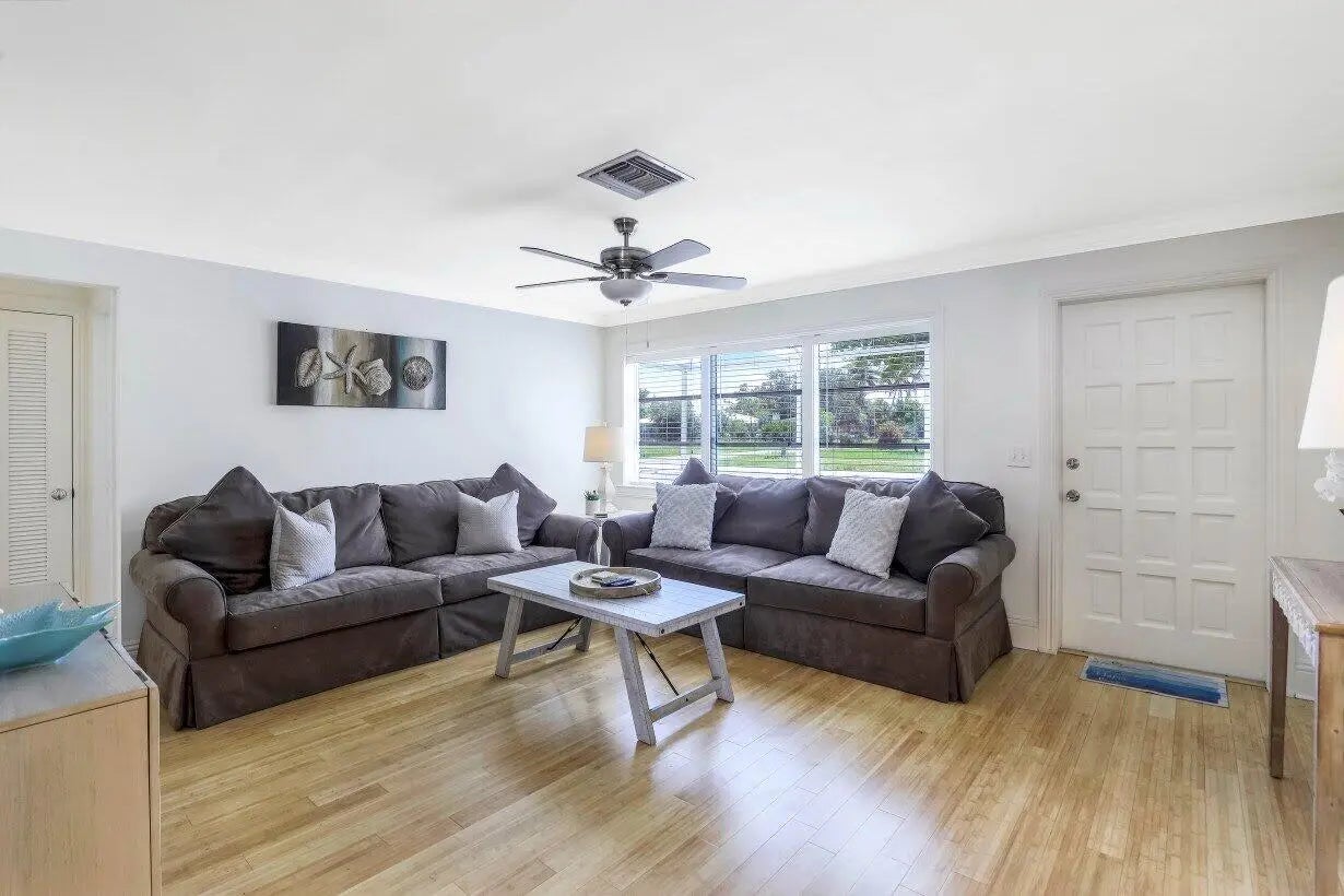 Photo of Listing #2252185