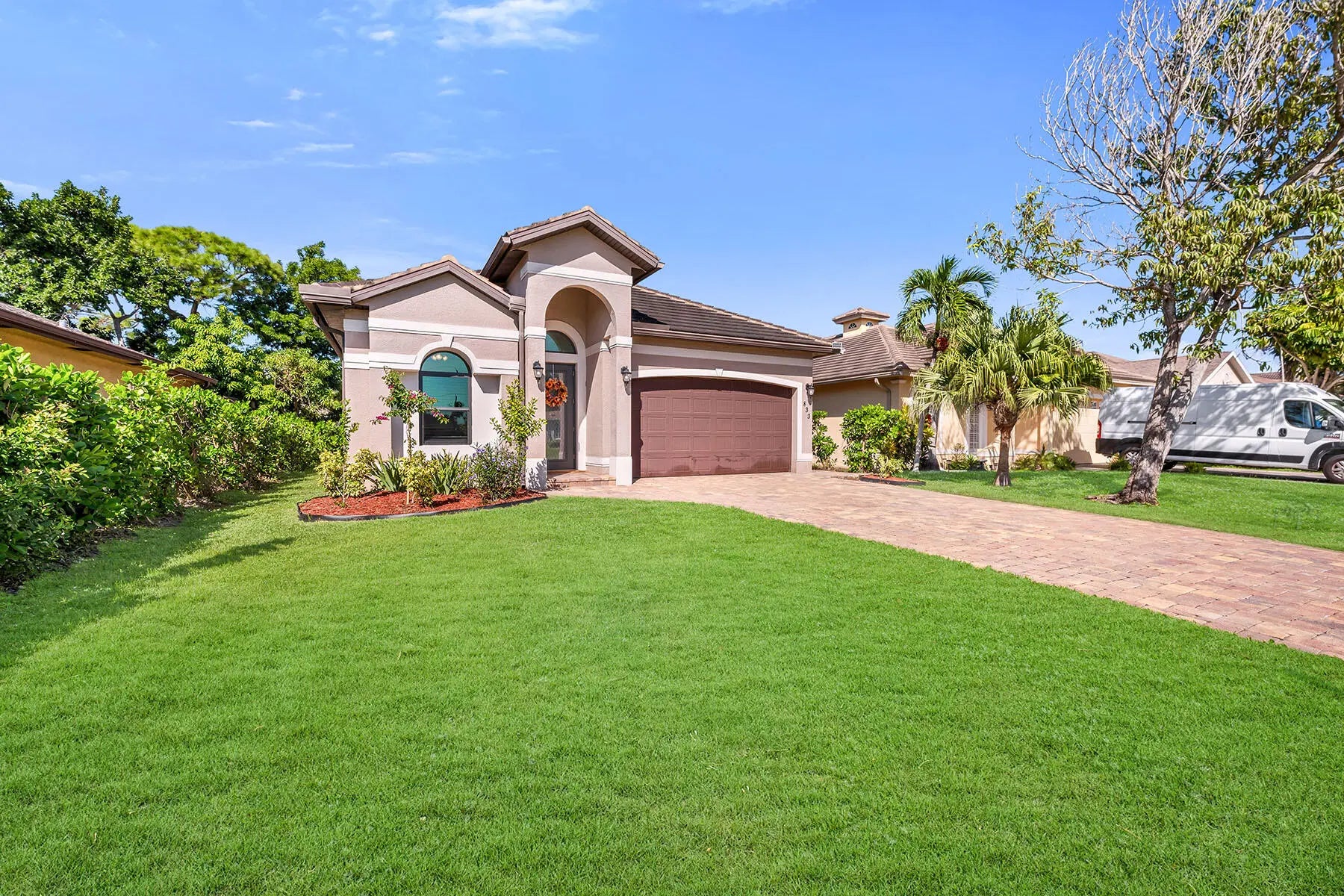 Photo of Listing #2252203