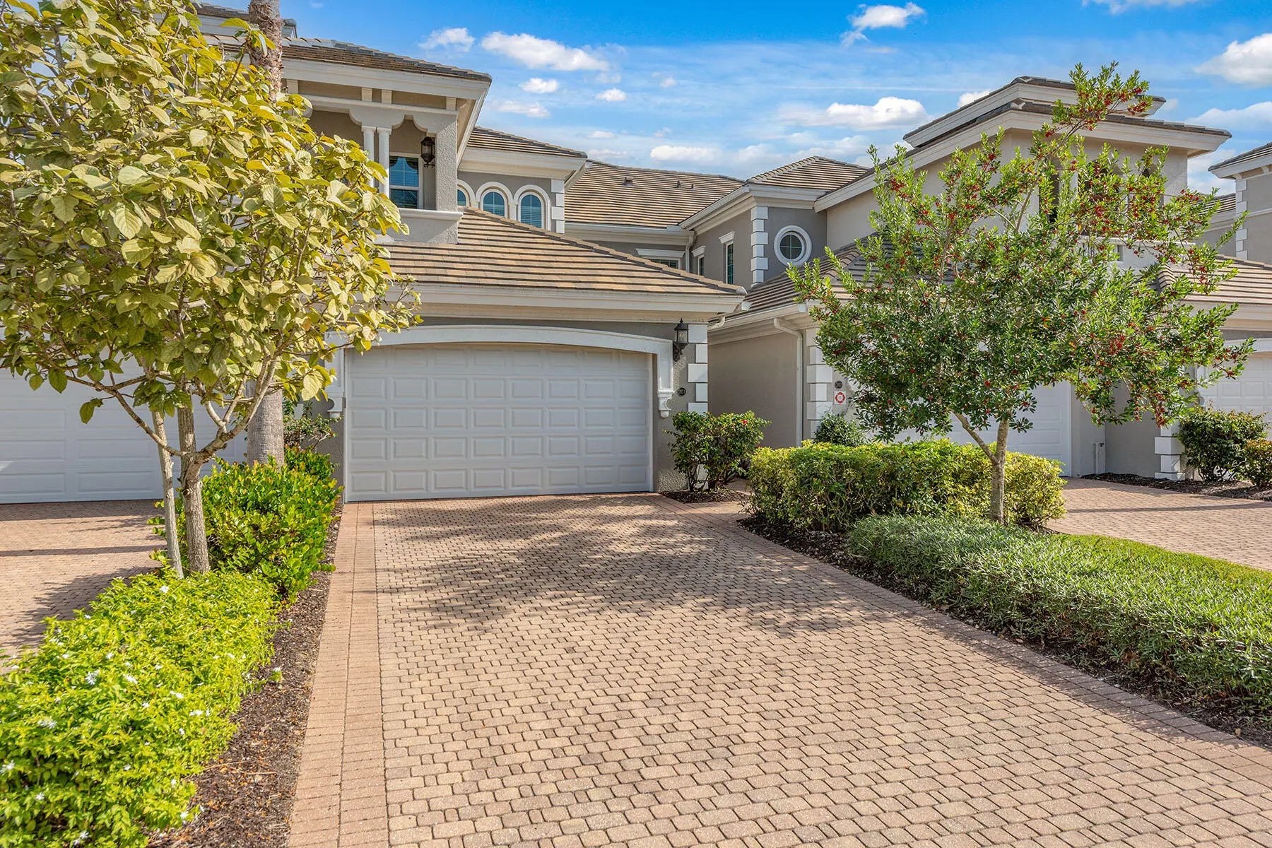 Photo of Listing #2252433