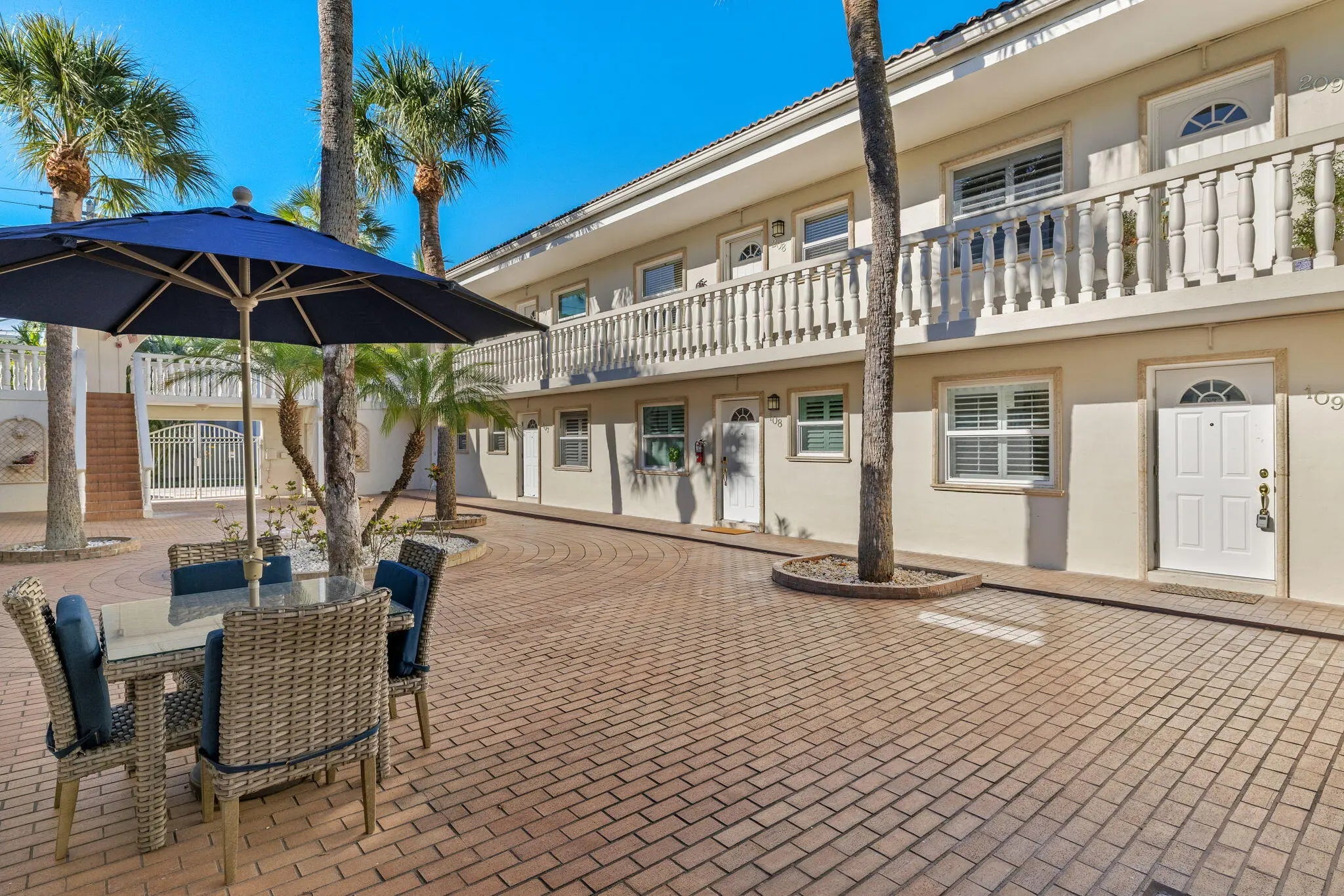 Photo of Listing #2252442