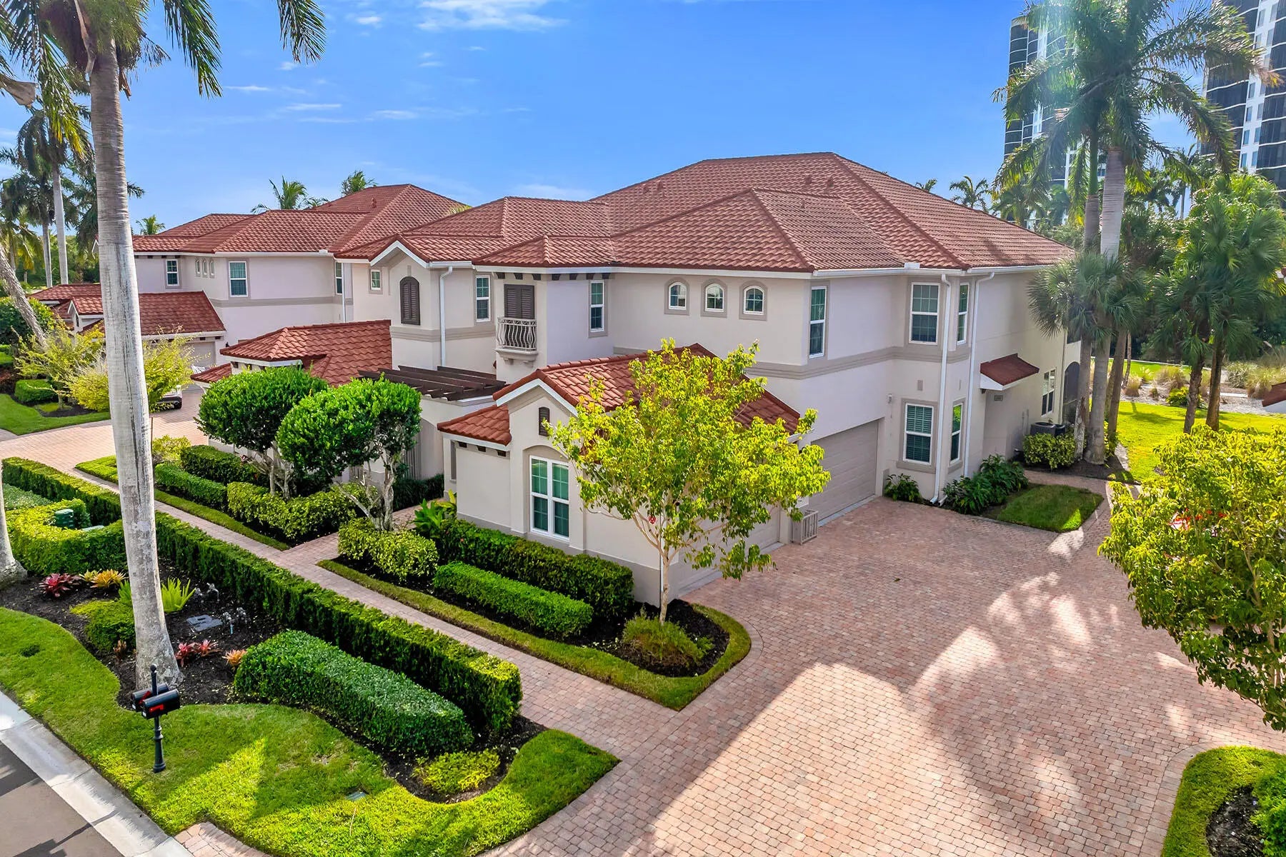 Photo of Listing #2260240