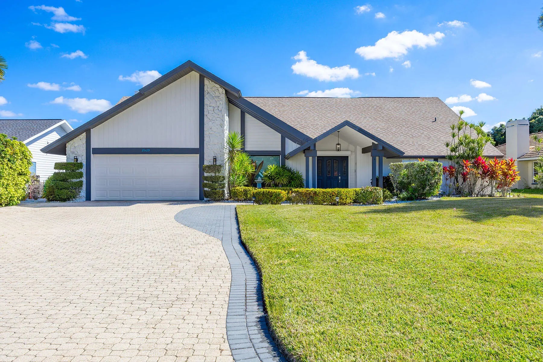 Photo of Listing #2260329