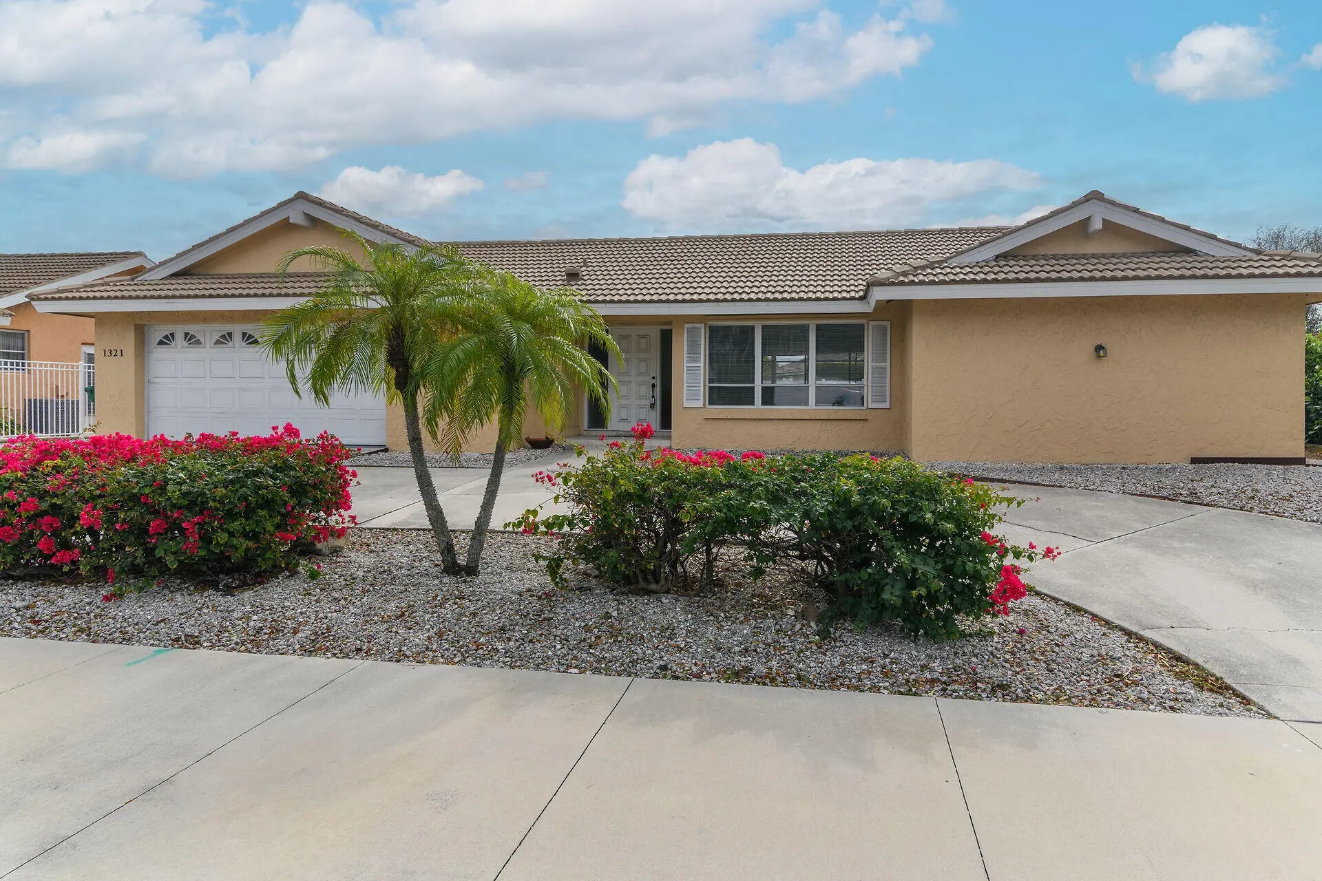 Photo of Listing #2260289