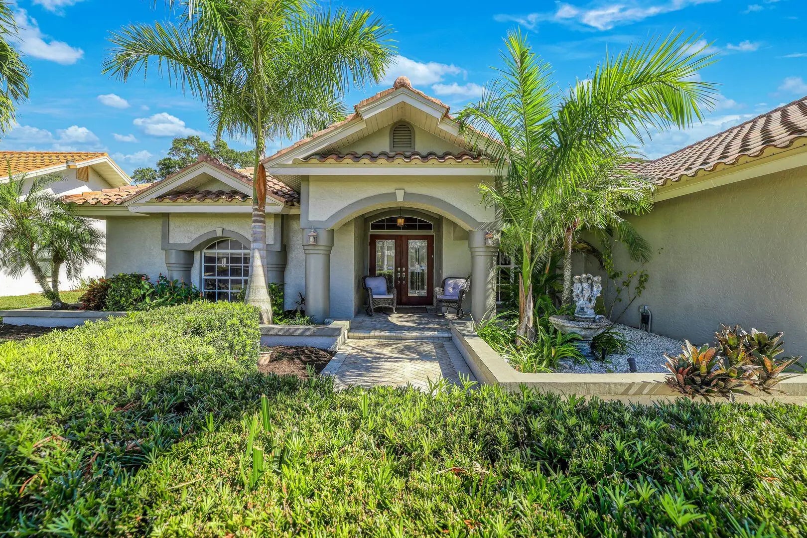 Photo of Listing #2260308