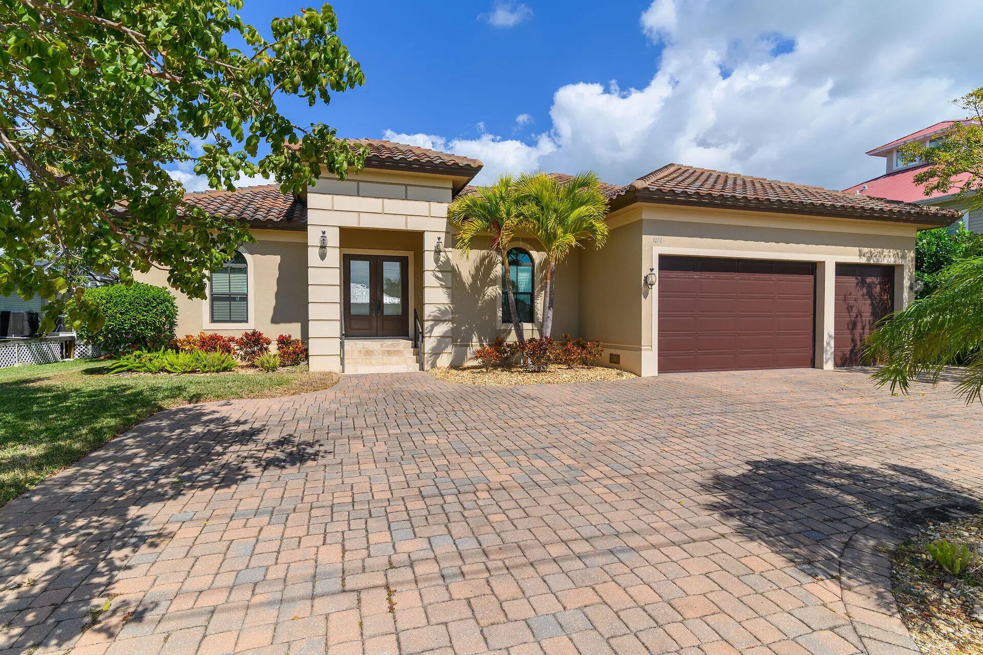 Photo of Listing #2260384