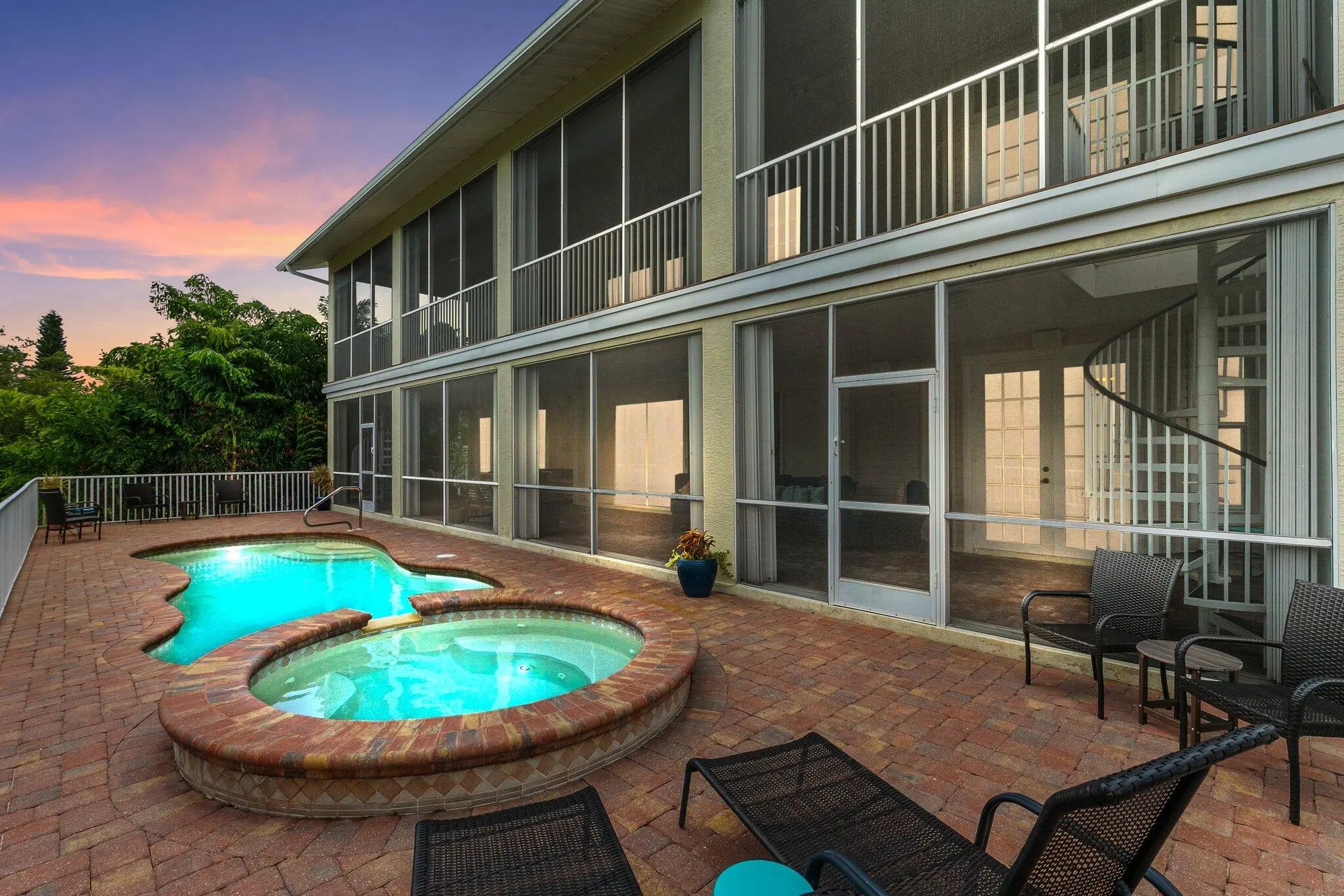 Photo of Listing #2260544