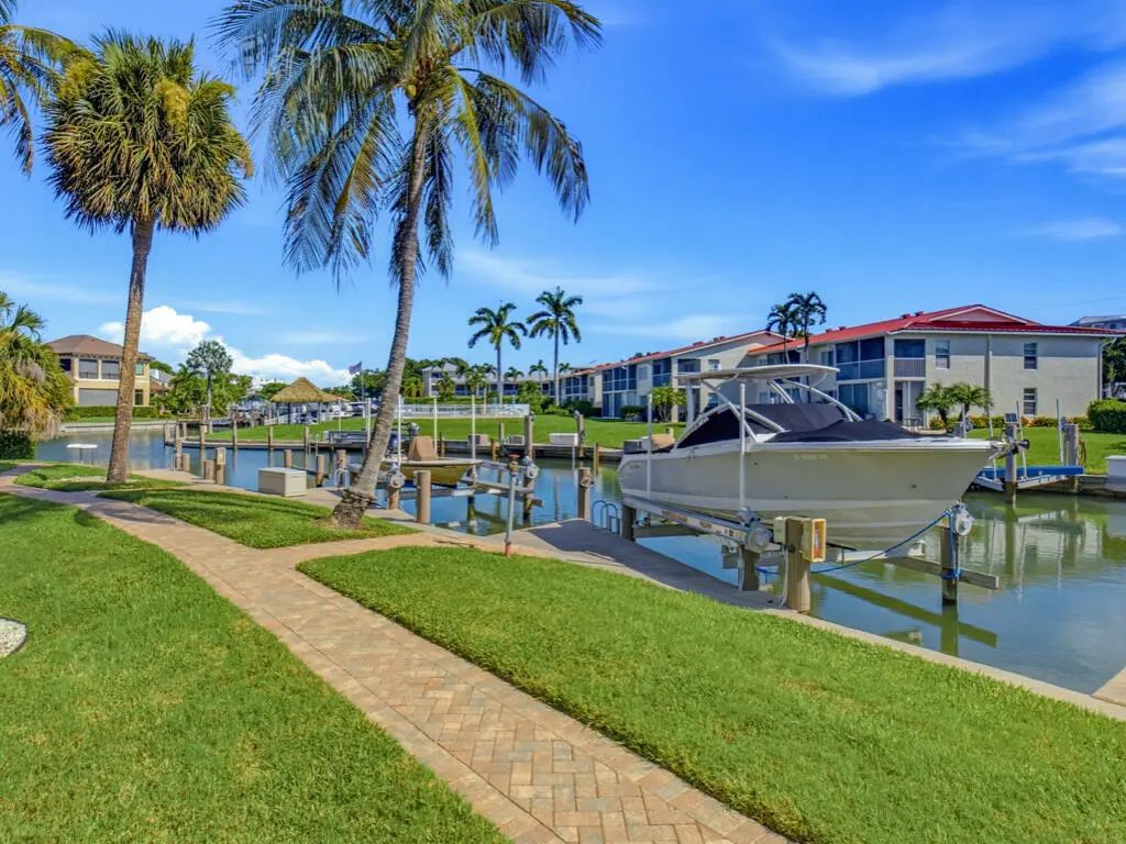 Photo of Listing #2261549