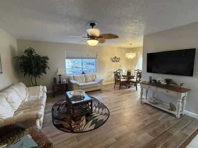 Photo of Listing #2261578