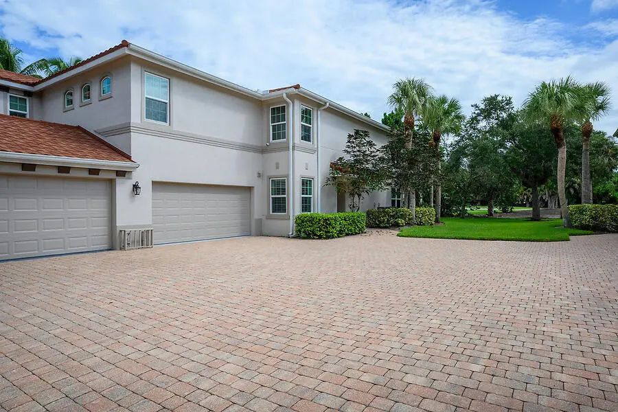 Photo of Listing #2261636