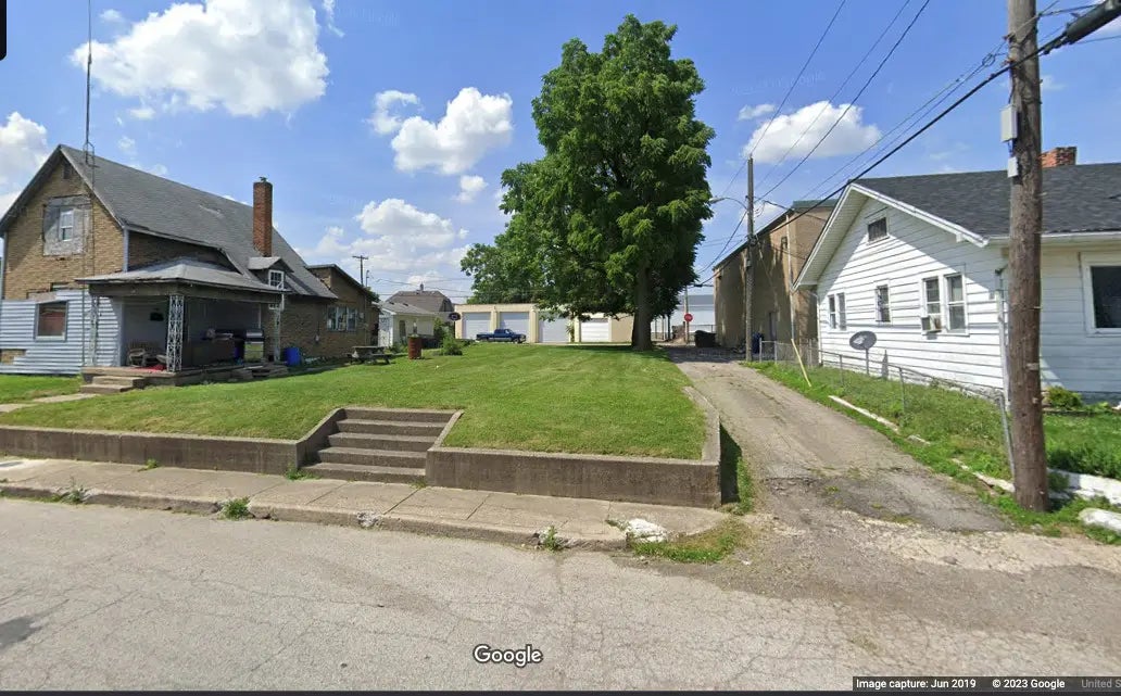 W 17th Street, Anderson