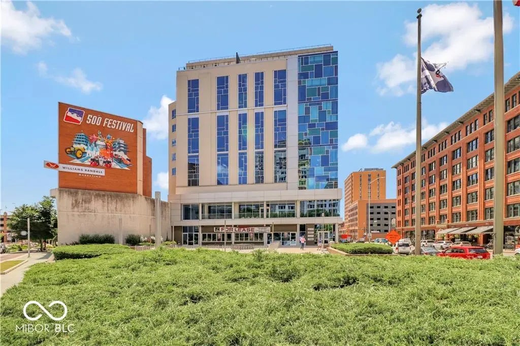 1 Virginia Avenue 703, Indianapolis