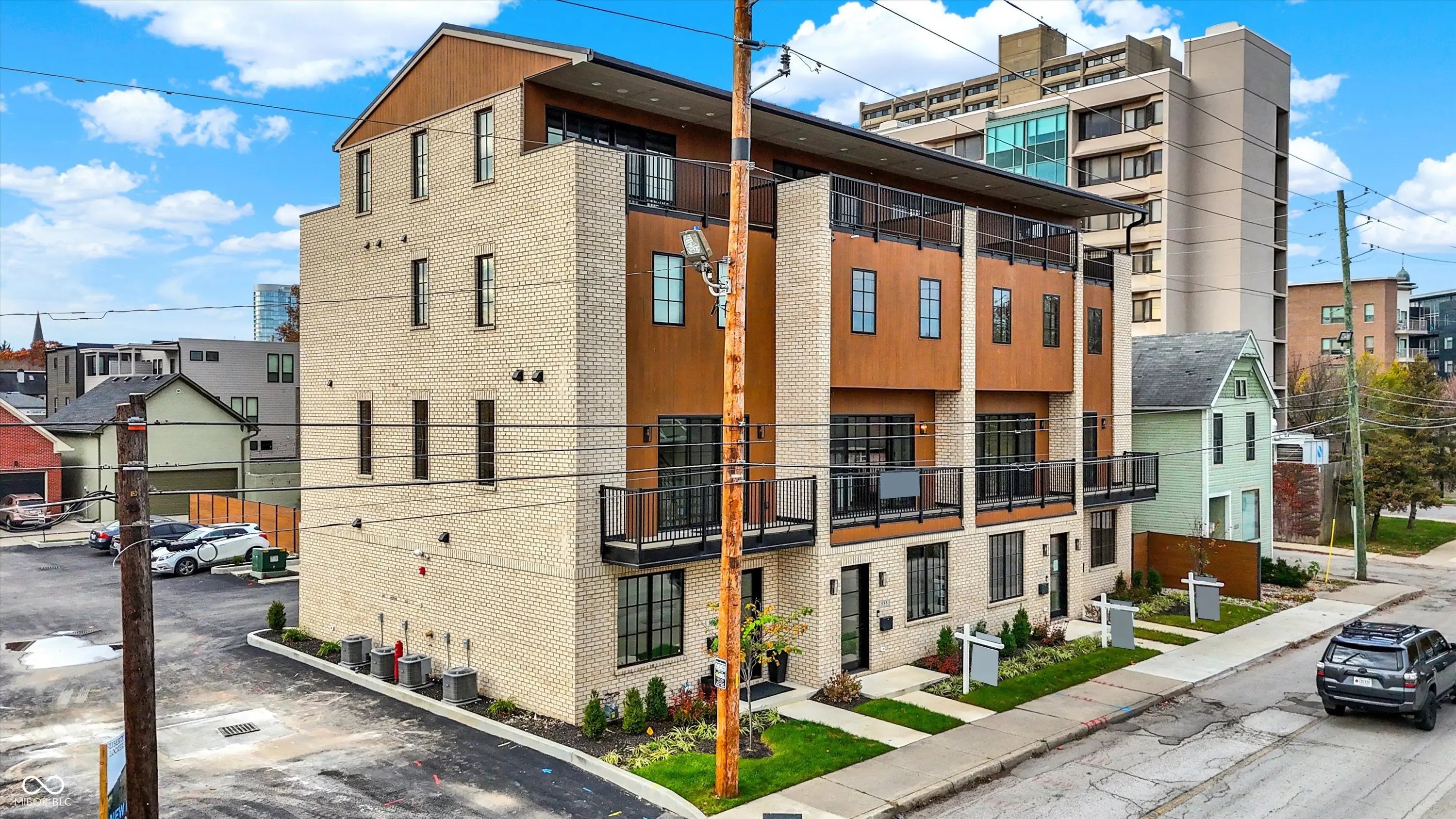 527 E North Street, Indianapolis