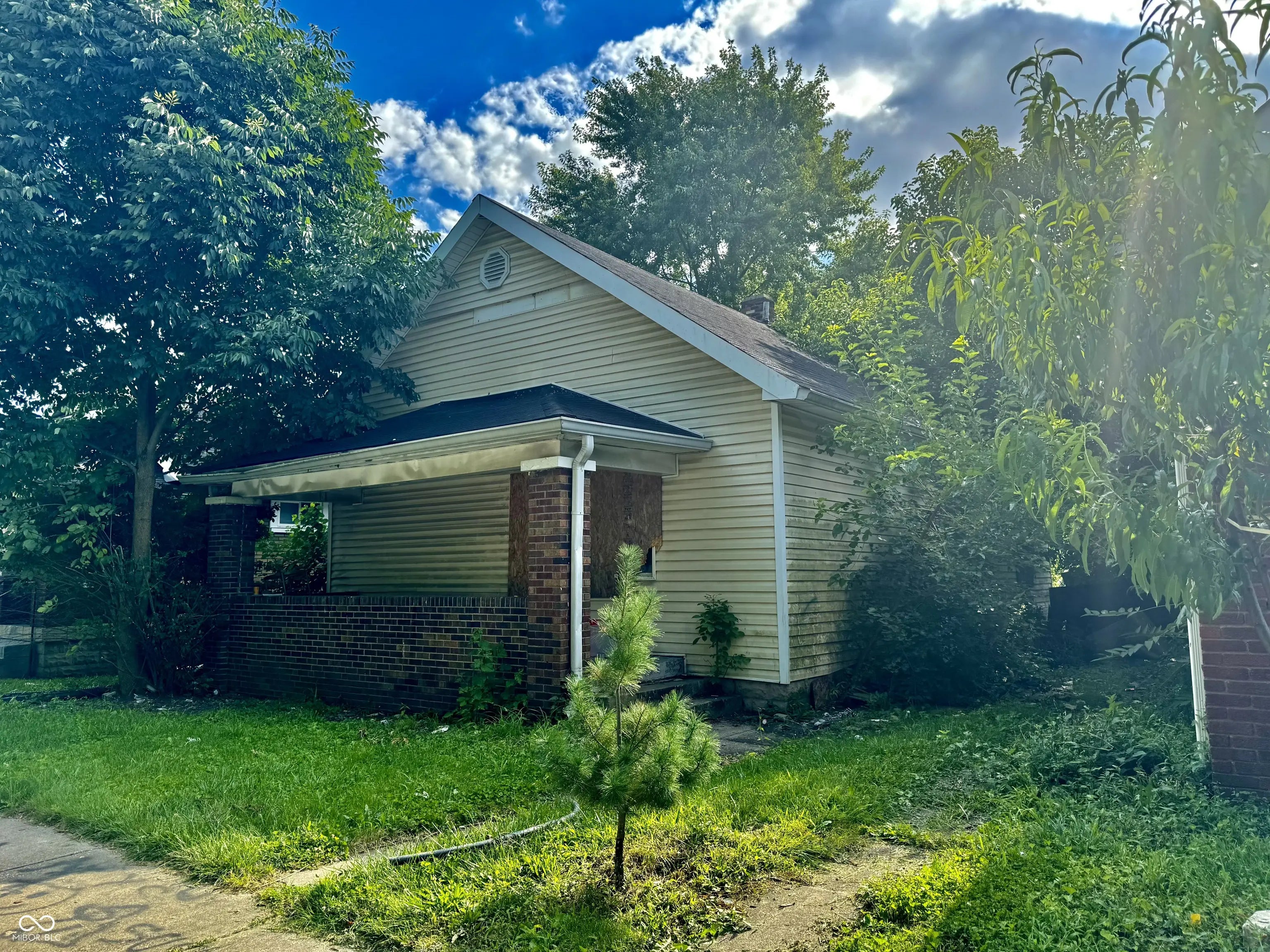 Photo of 642 N Oxford Street Indianapolis, IN 46201