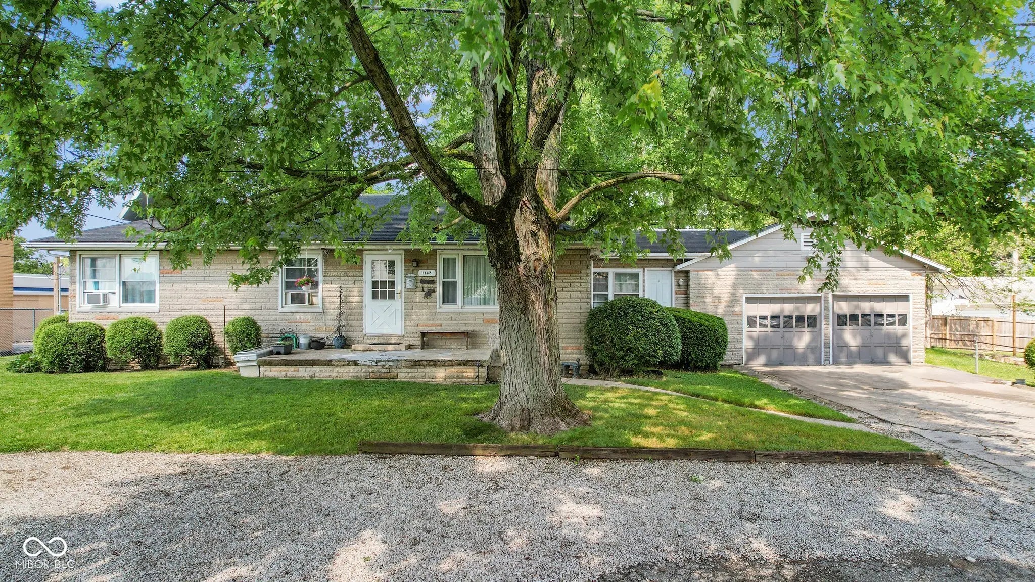 11445 N School Street, Fishers