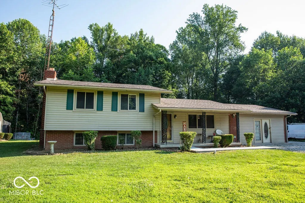 Photo of 10050 E State Road 250 Crothersville, IN 47229