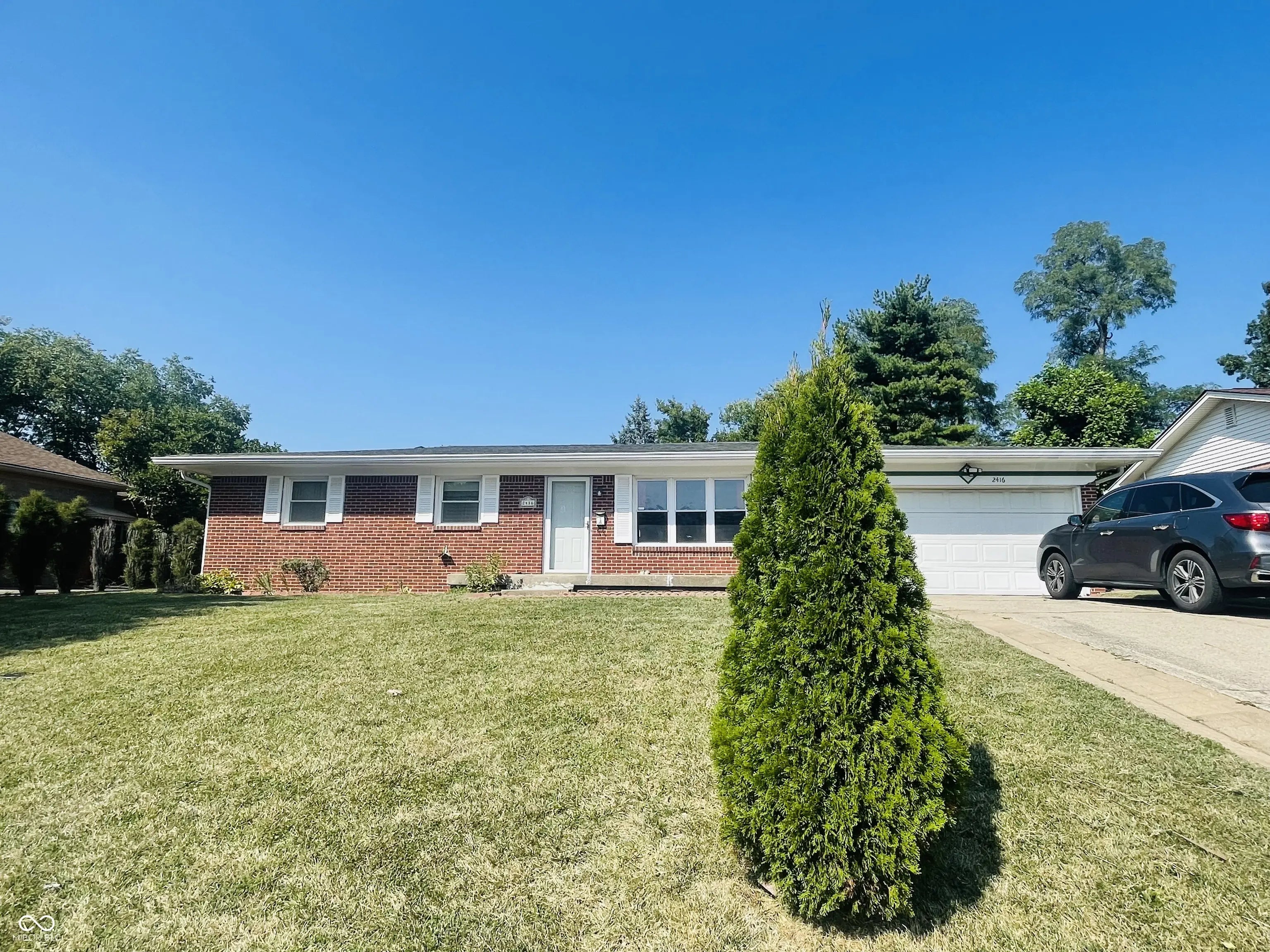 2416 Radcliffe Avenue, Indianapolis