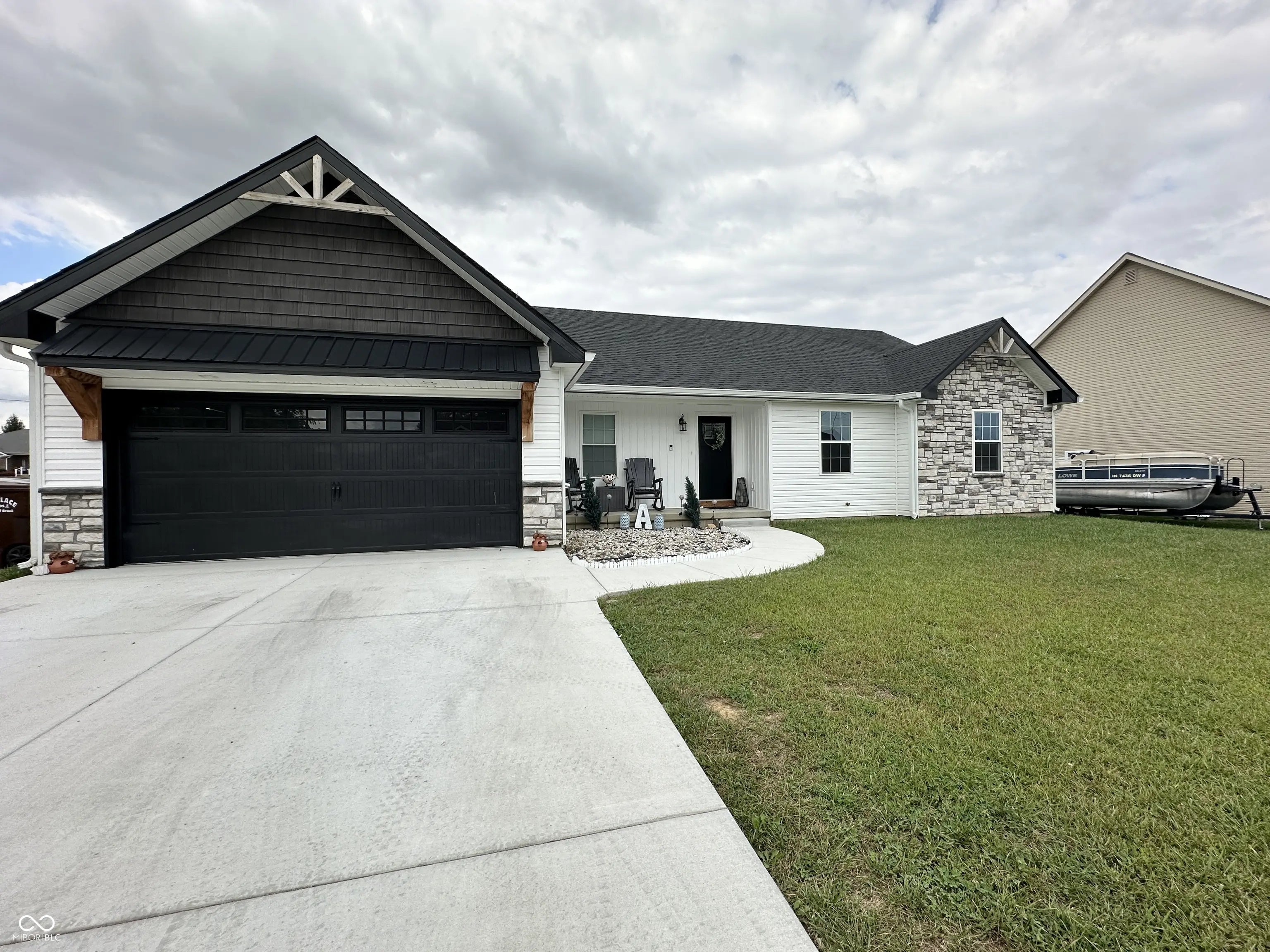 Photo of 407 E Maple Street Bainbridge, IN 46105