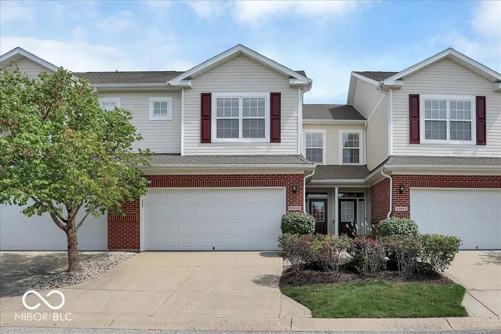 Photo of 10905 Lemongrass Drive Zionsville, IN 46077