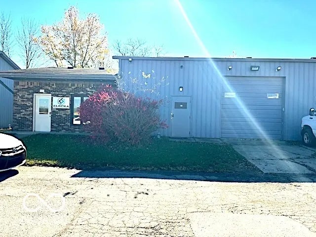 Photo of 457 Wall Street Greenwood, IN 46143