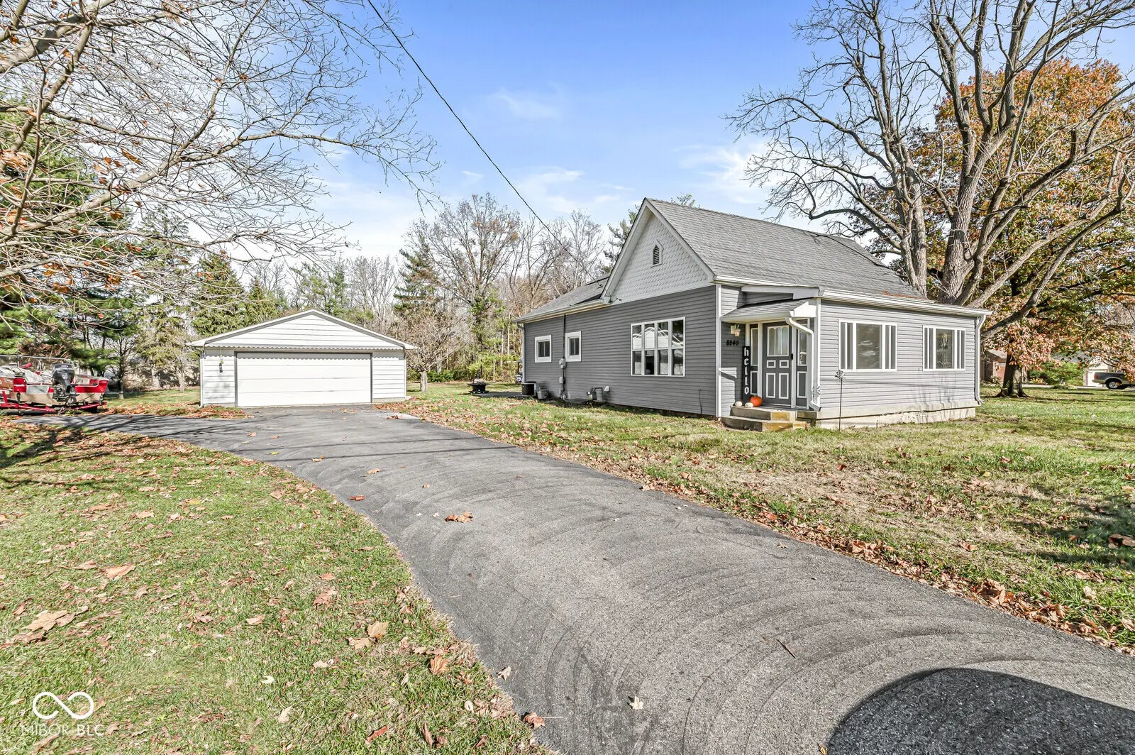 8240 Shelbyville Road, Indianapolis