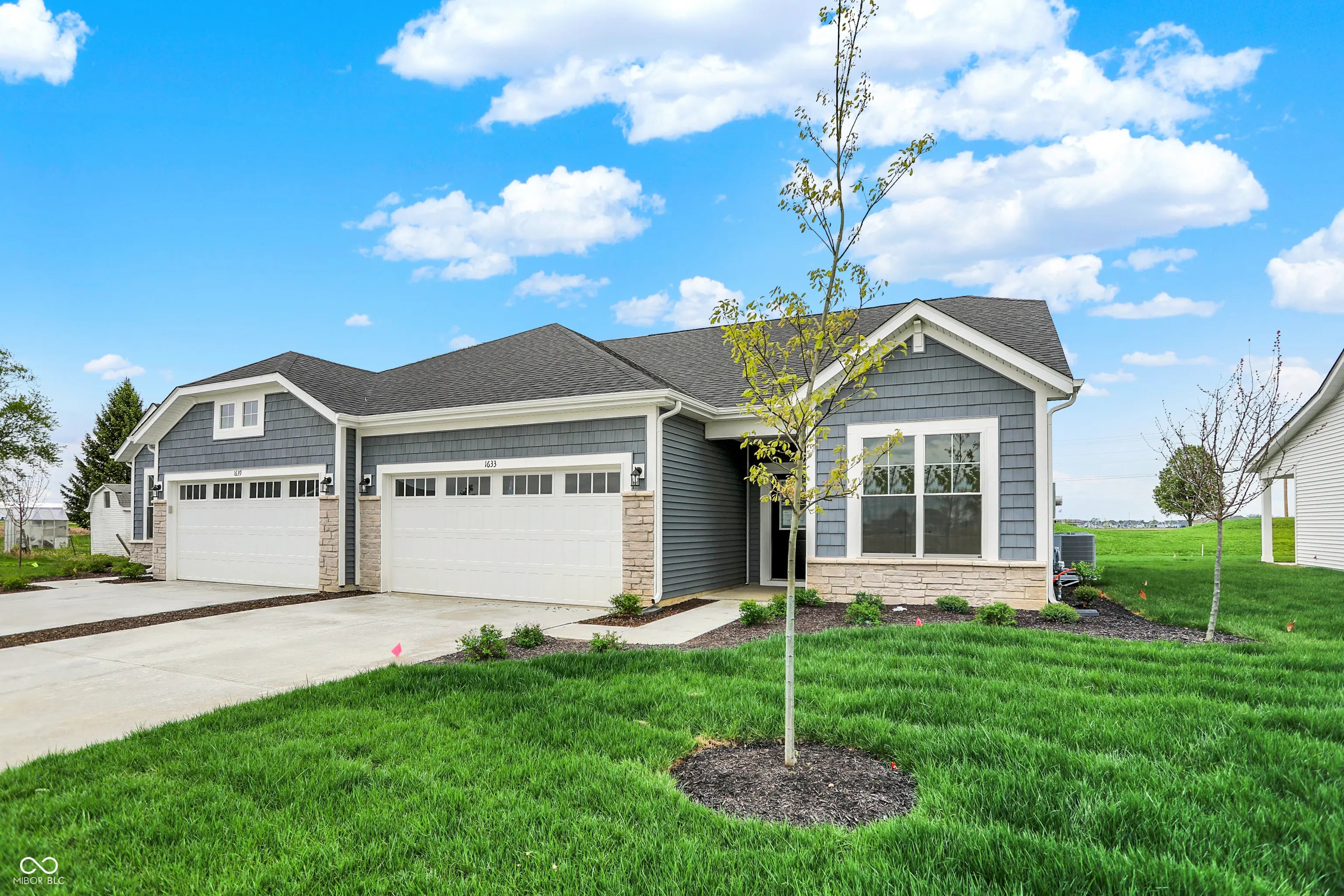 1633 Clover Crossing Drive, Greenfield