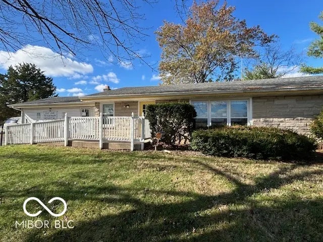 Photo of 604 N Marr Road Columbus, IN 47201