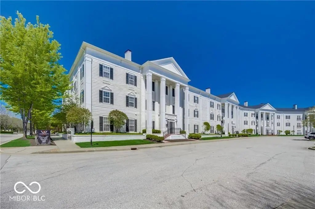 12926 University Crescent Apt 3b, Carmel