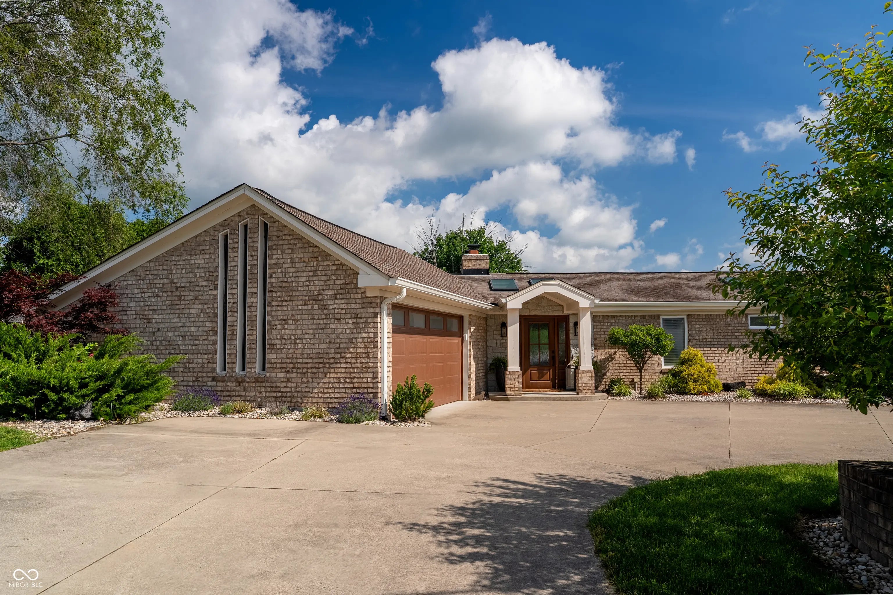 Photo of 9454 Raintree Drive S Columbus, IN 47201